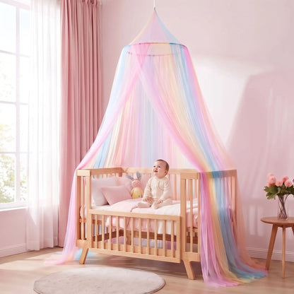 bebe eveille avec ciel de lit cocon magique