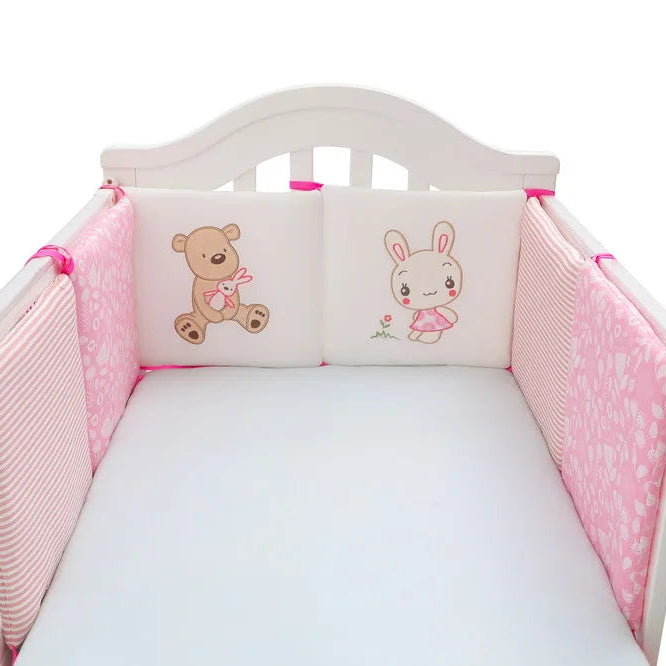 tour-de-lit-bebe-douillet-coussin-rose-blanc-anime